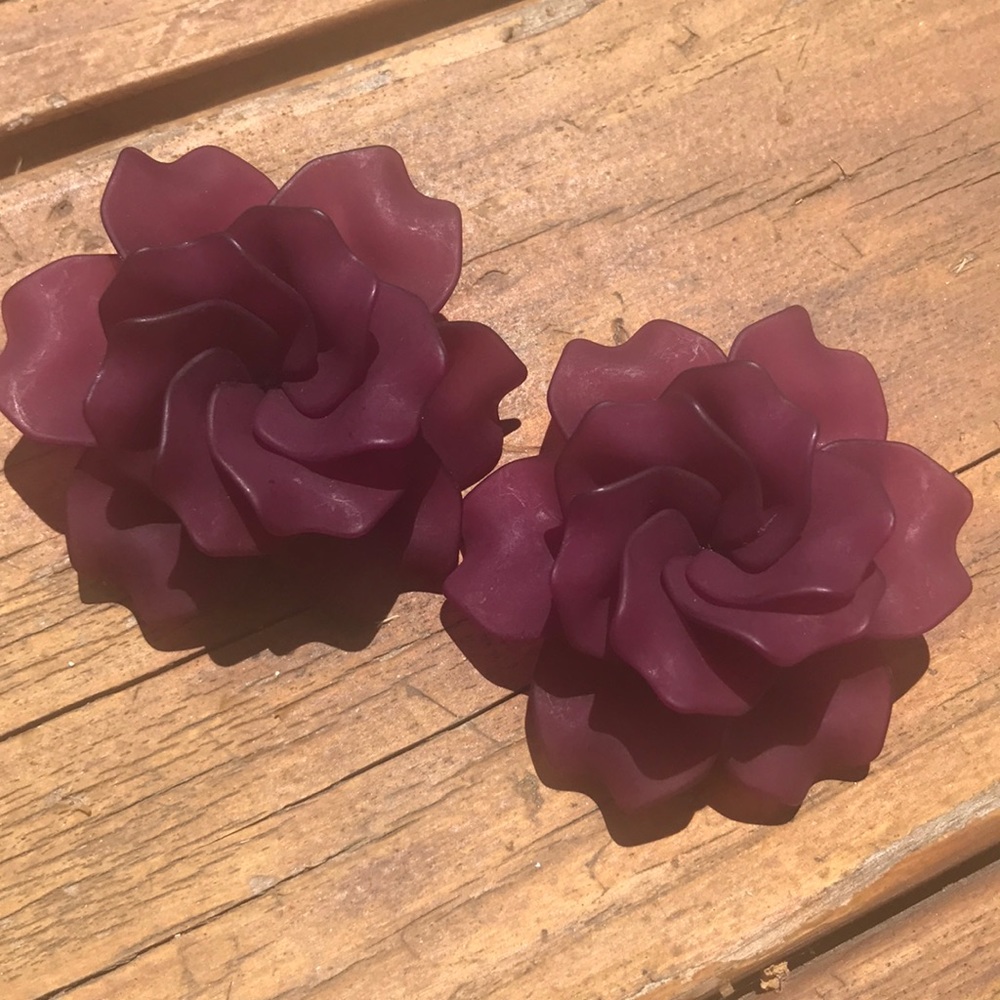 💗Pretty Floral Clip Earrings!